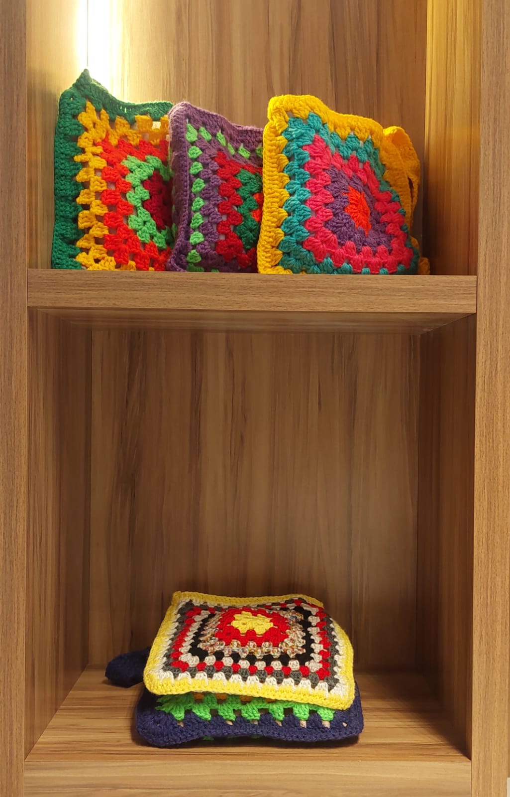 pessoas membros da ong reunidas