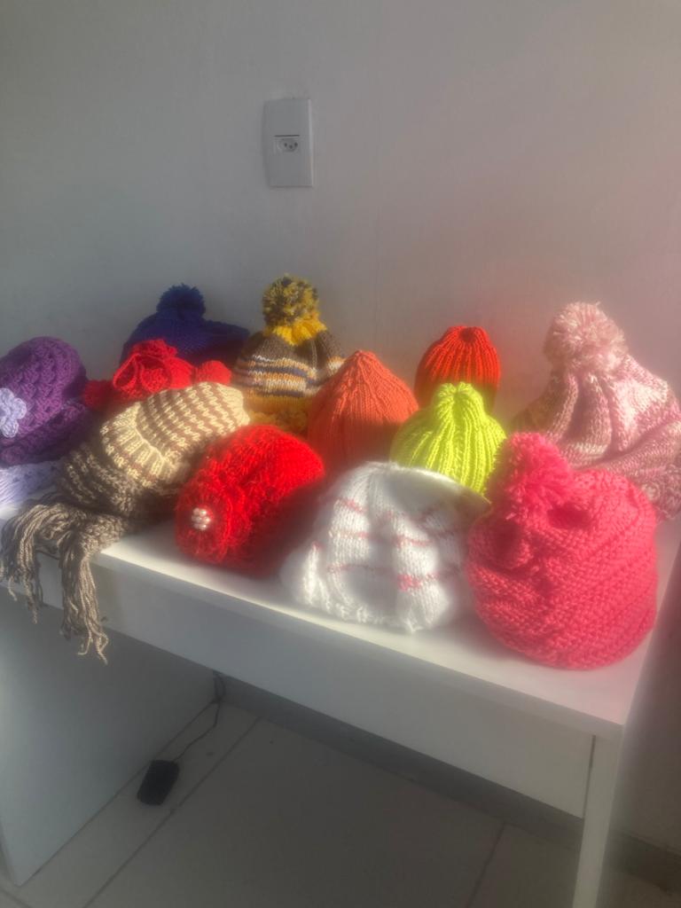 pessoas membros da ong reunidas